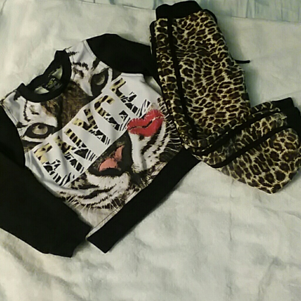 Warm sz 4t Enyce matching sweat pant/shirt outfit